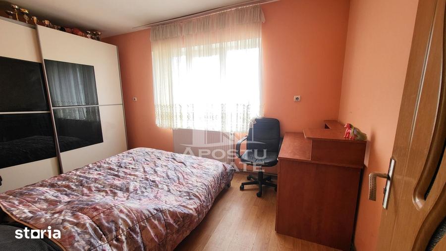 Casă cu 7 camere cu Teren 550 Mp în Dudeștii Noi