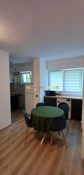 Apartament cu 3 camere decomandat, mobilat în Berceni