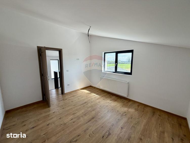 Casă cu 3 camere cu Teren 400 Mp în Golești