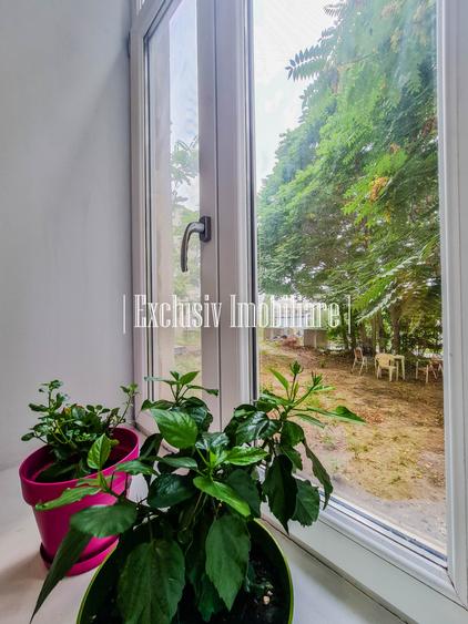 Apartament cu 3 camere semidecomandat, mobilat în Central