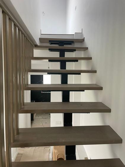 Apartament cu 3 camere decomandat în Tunari