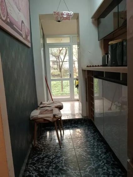 Apartament cu 3 camere semidecomandat în Primăverii