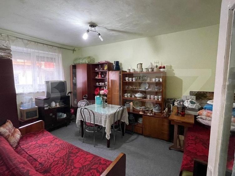 Casă individuală cu 8 camere cu Teren 260 Mp în Central