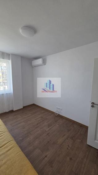 Apartament cu 3 camere semidecomandat, mobilat în Florești