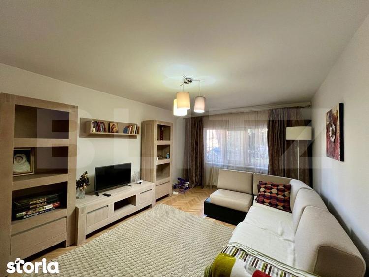 Apartament cu 3 camere decomandat, mobilat în Central