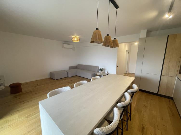 Apartament cu 3 camere decomandat, mobilat în Aviației