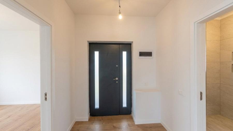 Casă cu 5 camere cu Teren 420 Mp în Pantelimon