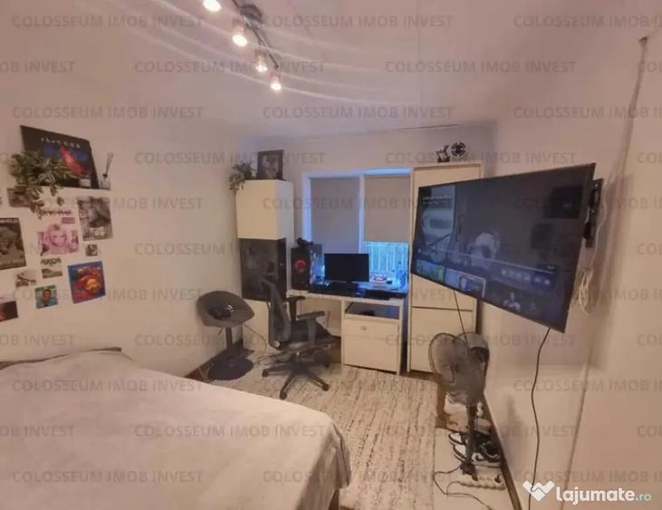 Apartament cu 3 camere semidecomandat în Calea București