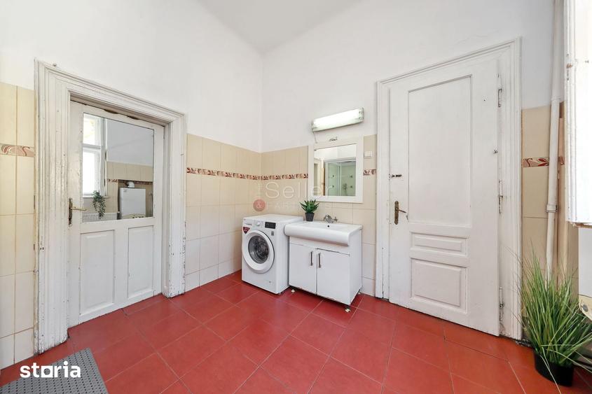 Apartament cu 6 camere în Centrul Istoric
