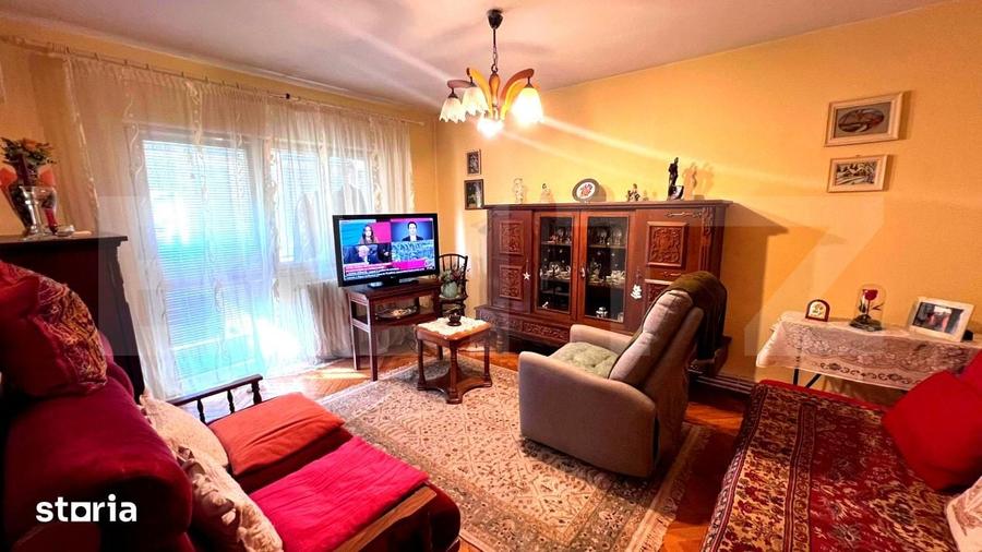 Apartament cu 4 camere decomandat în Central