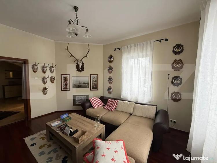 Casă cu 8 camere cu Teren 2759 Mp în Mușcel