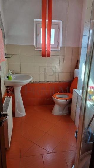 Apartament cu 2 camere semidecomandat, mobilat în Dâmbovița