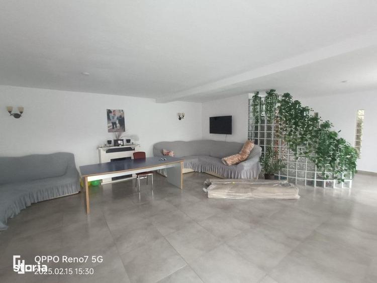 Casă cu 4 camere în Pietriș