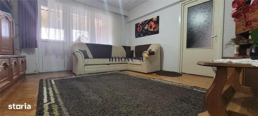 Apartament cu 3 camere decomandat în Micro 16