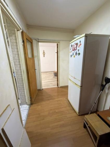 Apartament cu 4 camere decomandat în Berceni