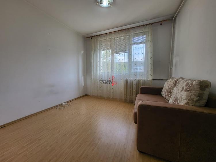 Apartament cu 3 camere decomandat în Ozana