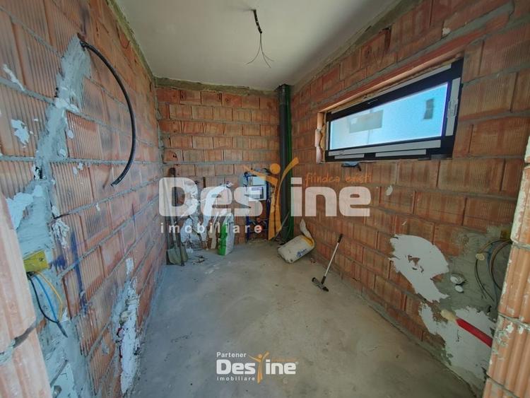 Casă individuală cu 4 camere cu Canalizare în Bârnova