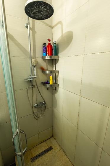 Apartament cu 3 camere semidecomandat în Unirii