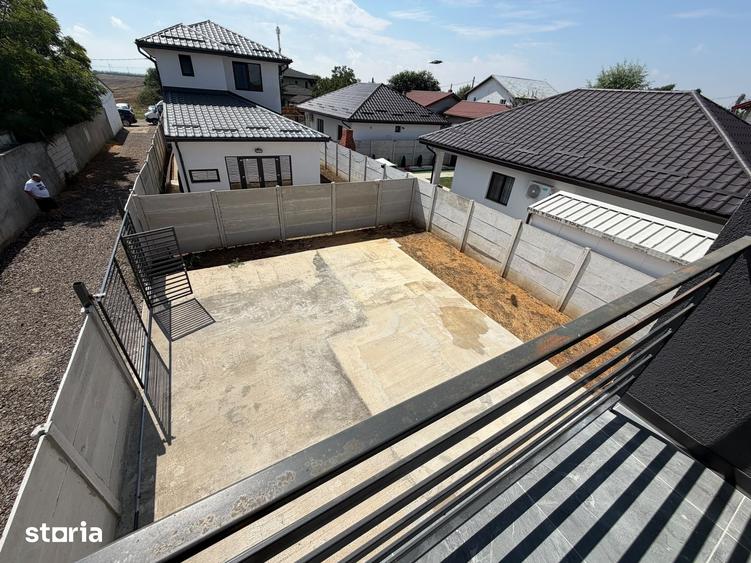Casă cu 5 camere cu Teren 420 Mp în Glina