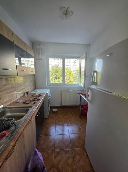 Apartament cu 2 camere semidecomandat în Dristor
