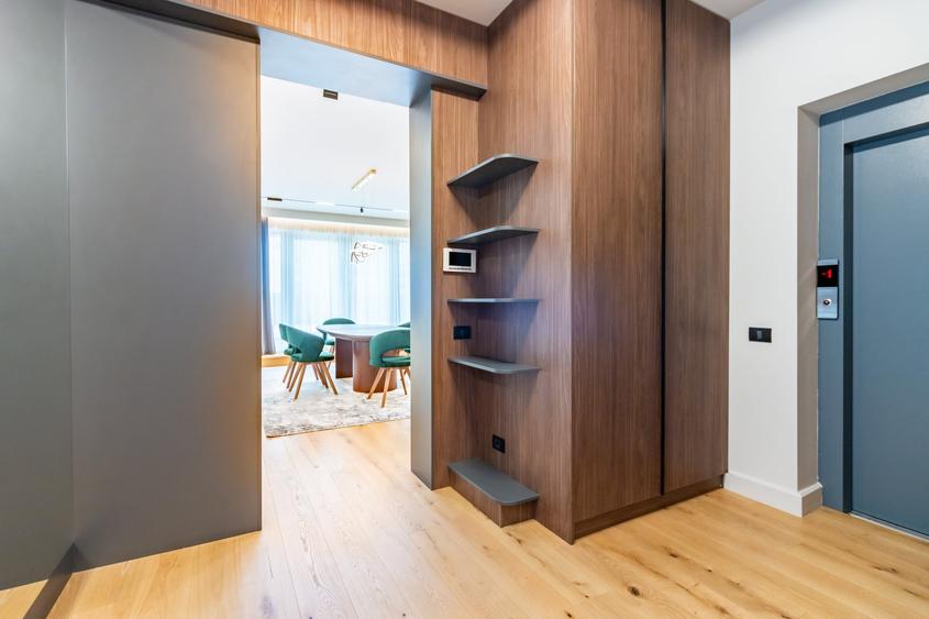 Apartament cu 4 camere decomandat, mobilat în Pipera