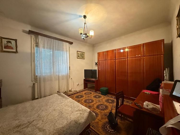Casă individuală cu 3 camere cu Canalizare în Dâmbul Rotund