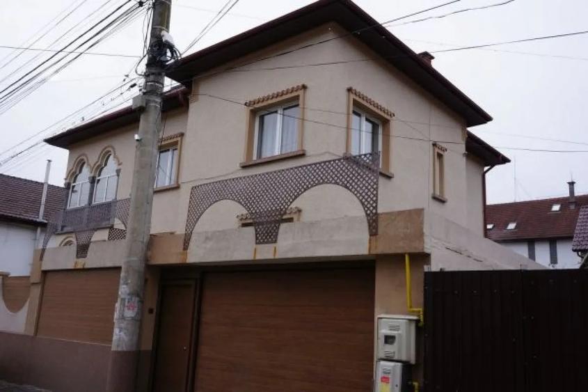 Casă individuală cu 4 camere cu Teren 610 Mp în Gheorgheni