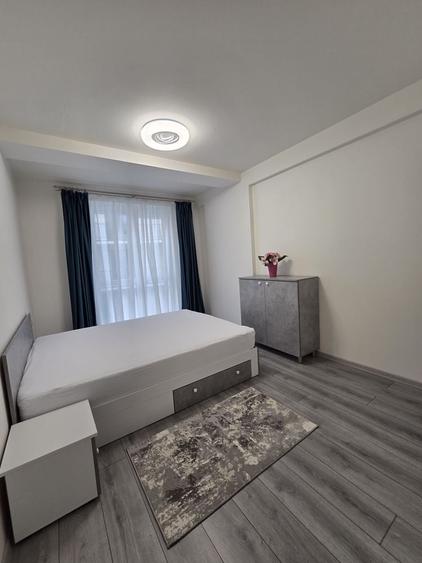 Apartament cu 3 camere decomandat în Aradului