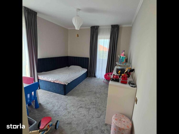 Apartament cu 4 camere decomandat în Borhanci