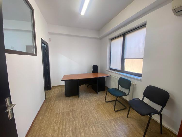 Casă cu 9 camere cu Canalizare în Colentina