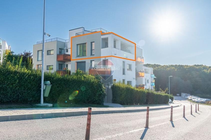 Apartament cu 1.5 camere de vanzare, 40 mp + terasa 12mp, Parcare
