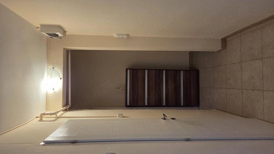 Apartament cu 3 camere semidecomandat în Dacia