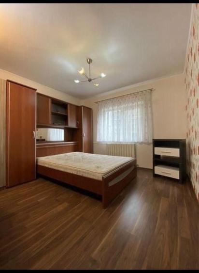Apartament cu 3 camere decomandat în Sebastian