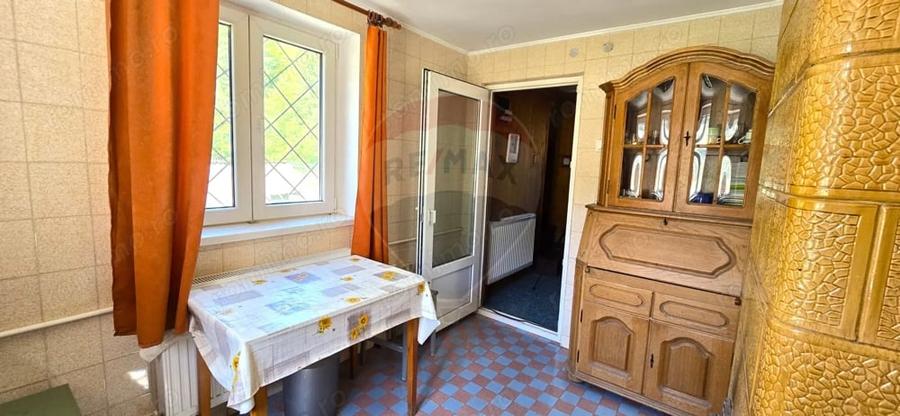 Casă cu 5 camere cu Teren 500 Mp în Moieciu