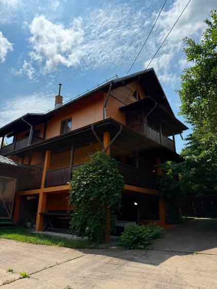 Casă individuală cu 5 camere cu Teren 690 Mp în Podul Vadului