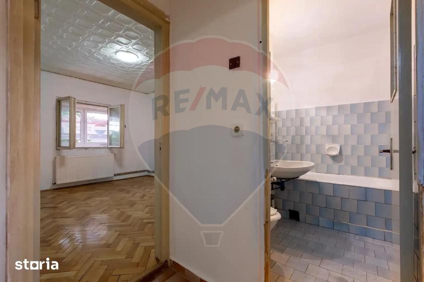 Apartament cu 3 camere decomandat în Central