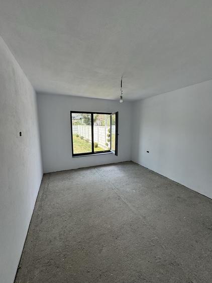 Casă cu 4 camere cu Teren 720 Mp în Central