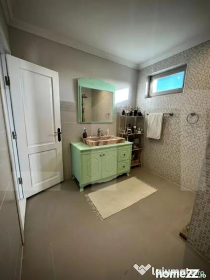 Casă cu 5 camere cu Teren 535 Mp în Săcălaz