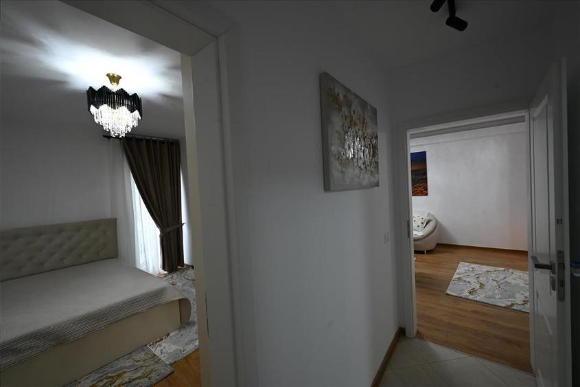 Apartament cu 3 camere decomandat, mobilat în Ultracentral