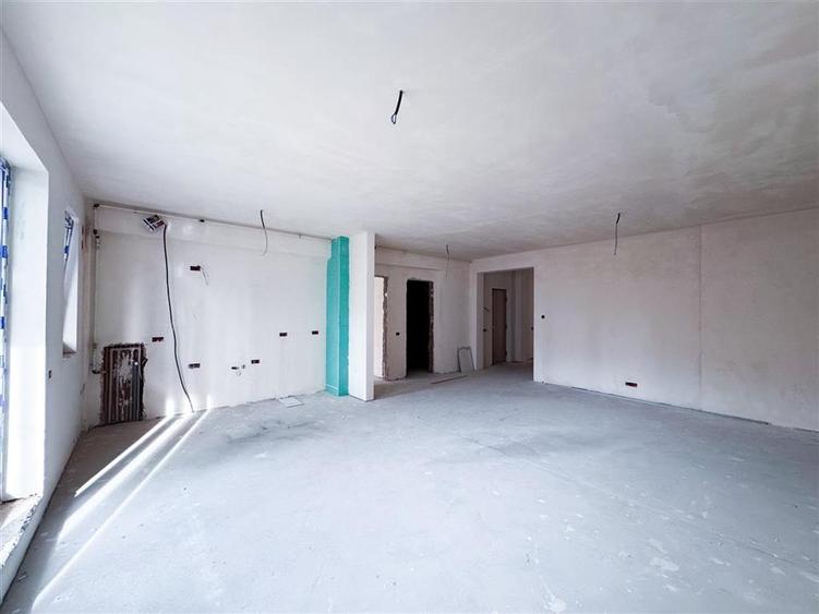 Apartament cu 2 camere decomandat în Aviației