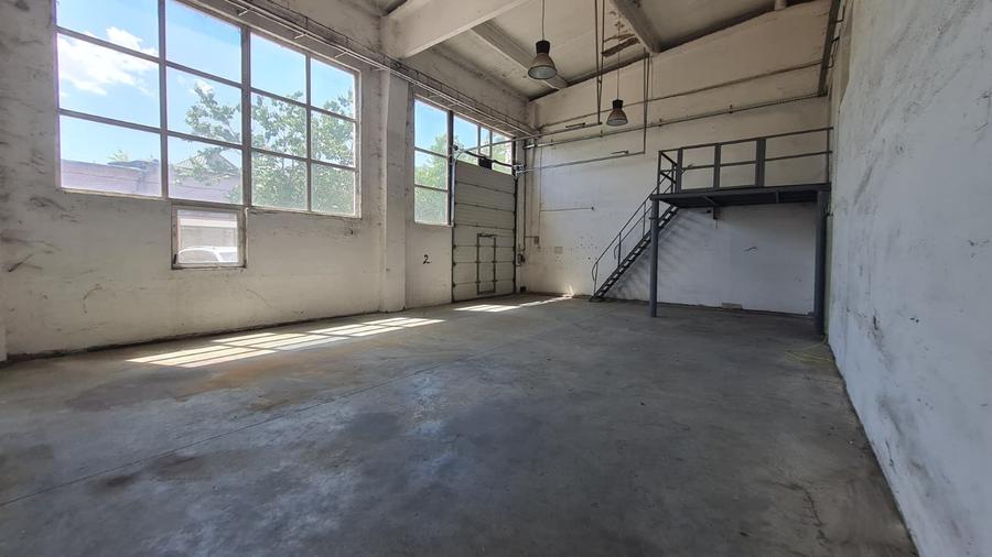 Spațiu industrial, de 265 mp, în Vest