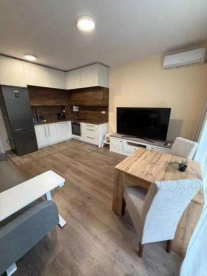 Apartament cu 2 camere semidecomandat în Păcii