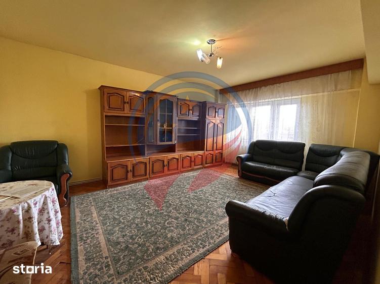Apartament cu 3 camere decomandat în Calea Severinului