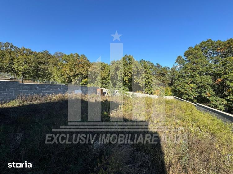Casă cu 6 camere cu Teren 995 Mp în Central