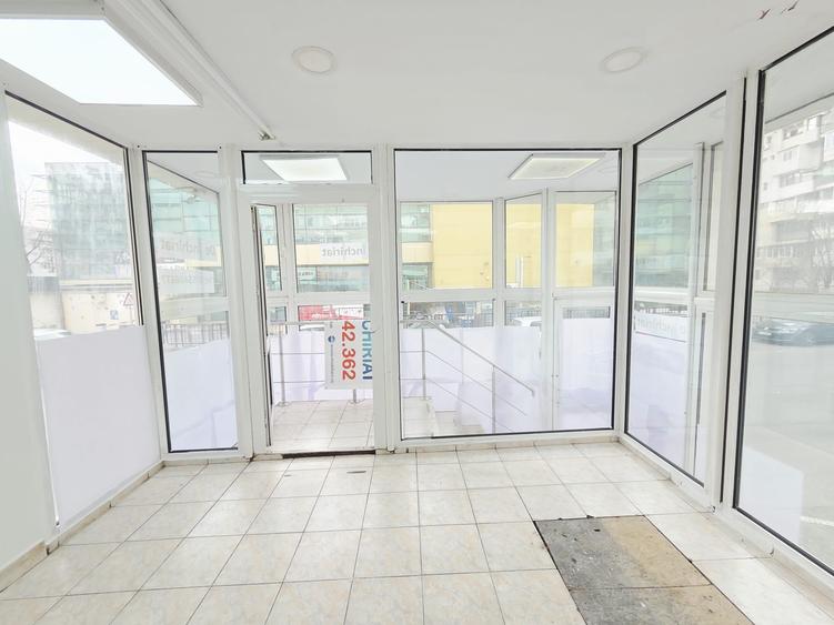 Spațiu comercial, de 36 mp, în Micro 18