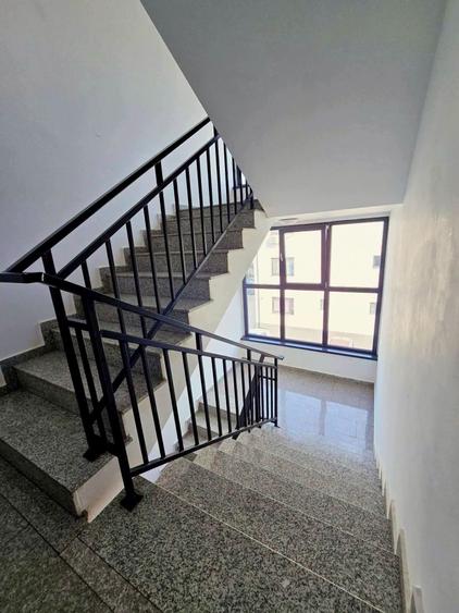 Apartament cu 3 camere decomandat în Dobroești