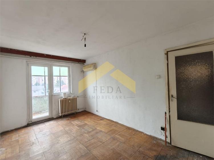 Apartament cu 2 camere semidecomandat în Aurel Vlaicu