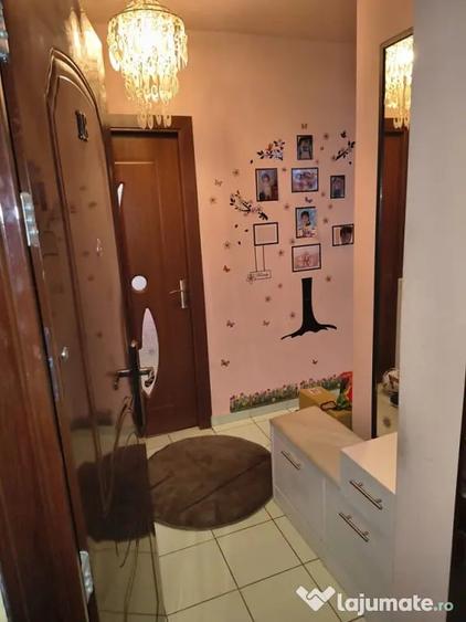 Apartament cu 2 camere decomandat, mobilat în Vest