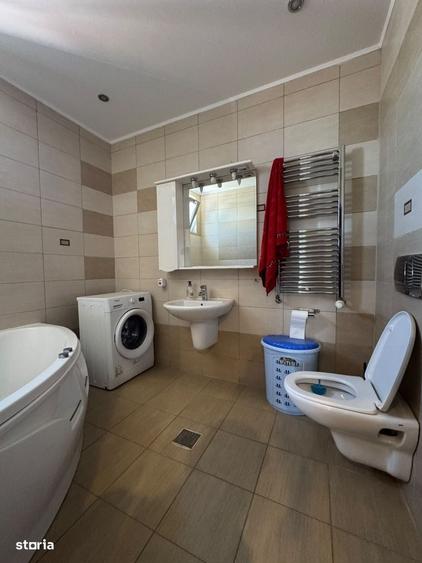 Apartament cu 3 camere decomandat în Mărgeanului
