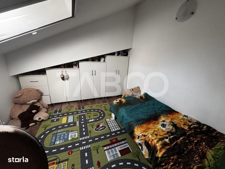 Apartament cu 4 camere semidecomandat, mobilat în Lazaret